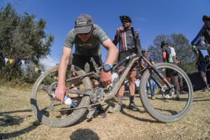 B&BushDESCENT2Hi-0833